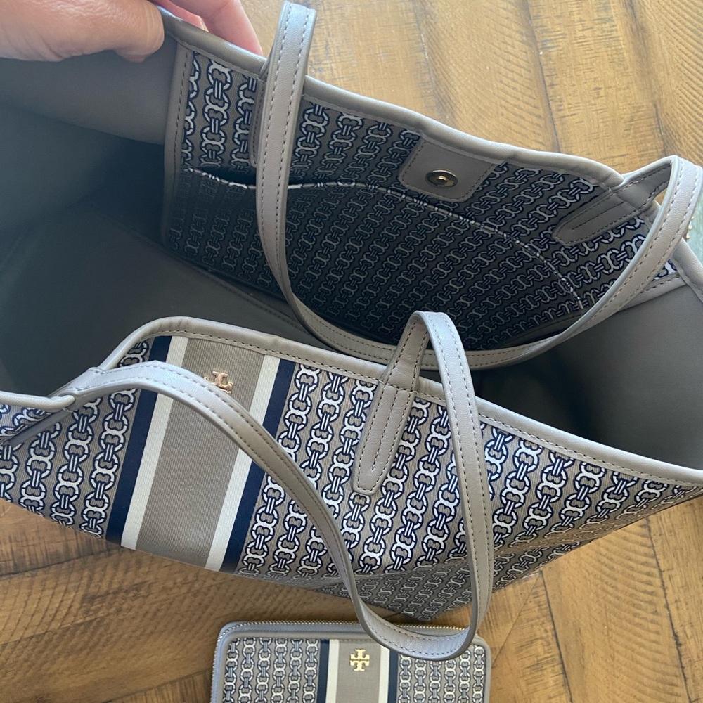 MATCHING Tory Burch purse & wallet!  2 for 1!